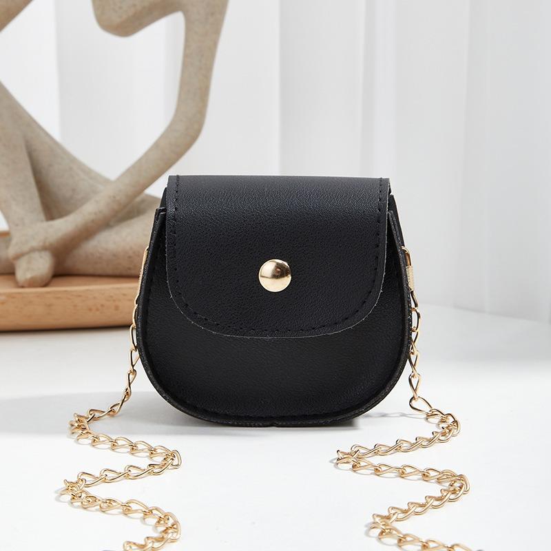 Mini messenger bag, women's new fashionable small and fresh semicircular shoulder bag, lipstick chain bag.