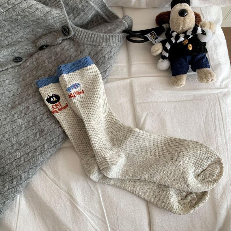 Women's Autumn Matching Color Embroidery Cartoon Letter AB Style Mid Tube Pile Socks