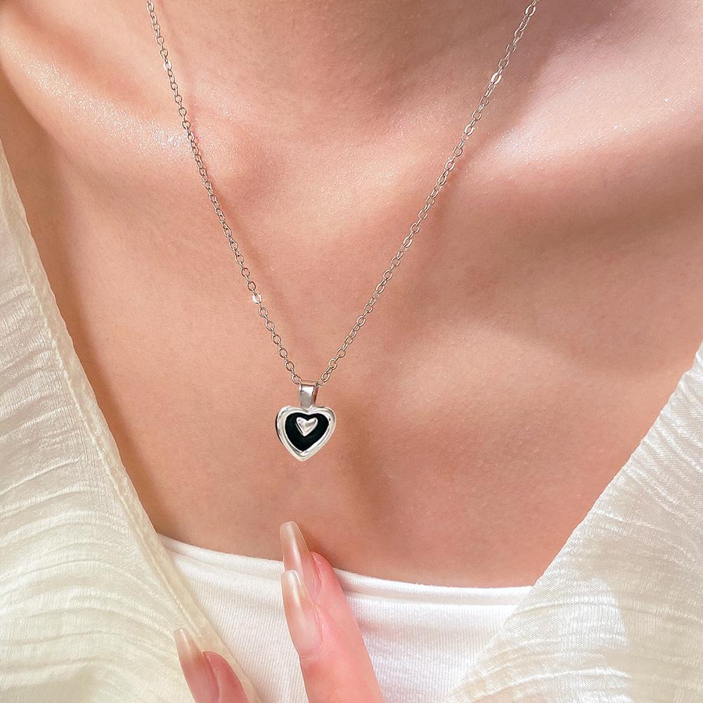 Black Heart-Shaped Tassel Bead Necklace Drip Glaze Sweet and Cool Spicy Girl Y2K Bead Chain Accessory Commuting Collarbone Chain