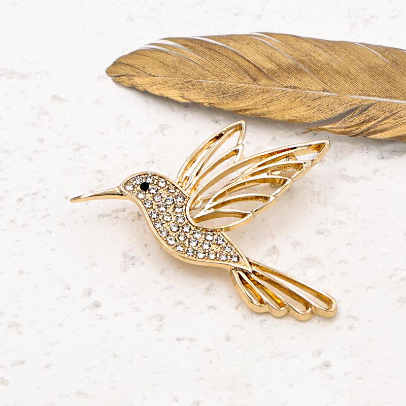 Elegant 2026 Hummingbird Rhinestone Brooch – High-End Alloy Animal Lapel Pin