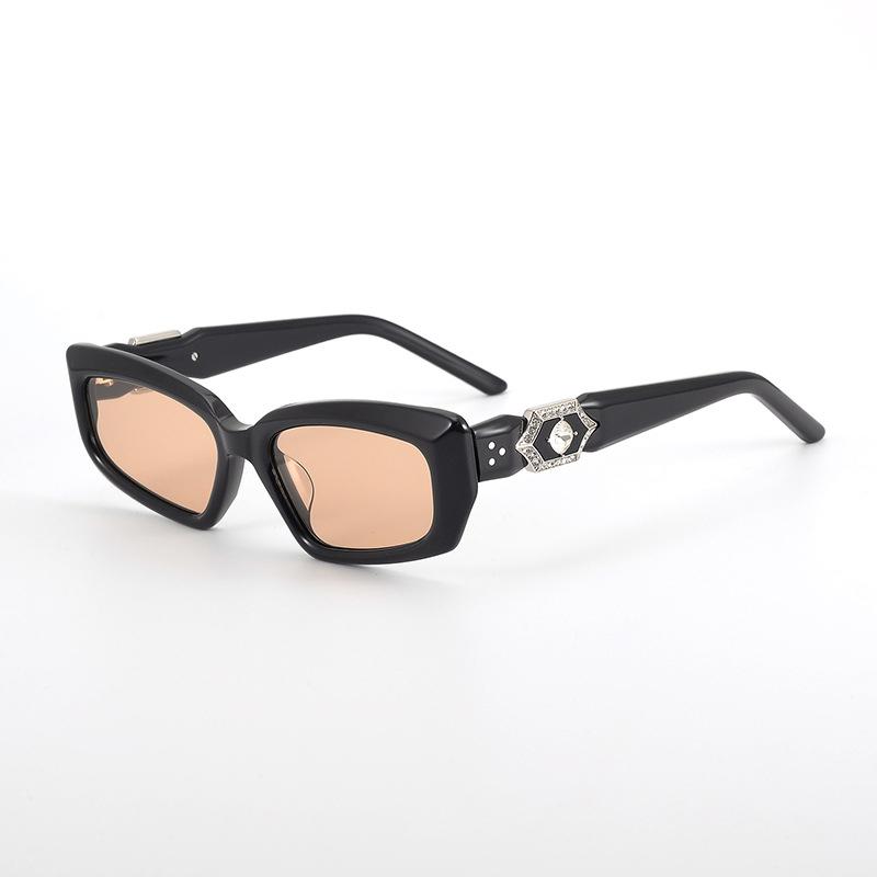 

2025 Новые солнцезащитные очки UV400 с защитой от УФ-излучения «кошачий глаз» Персонализированные большие оправы в европейском и американском стиле жёлтый