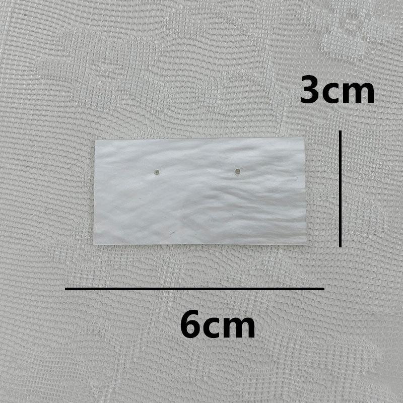 

Стенд для серег-пусетов с облачным узором и демонстрационной карточкой - Реквизит для фотосъемки ювелирного магазина