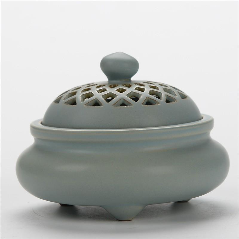 Small Antique Ceramic Incense Burner for Indoor Aromatherapy and Tea Ceremony