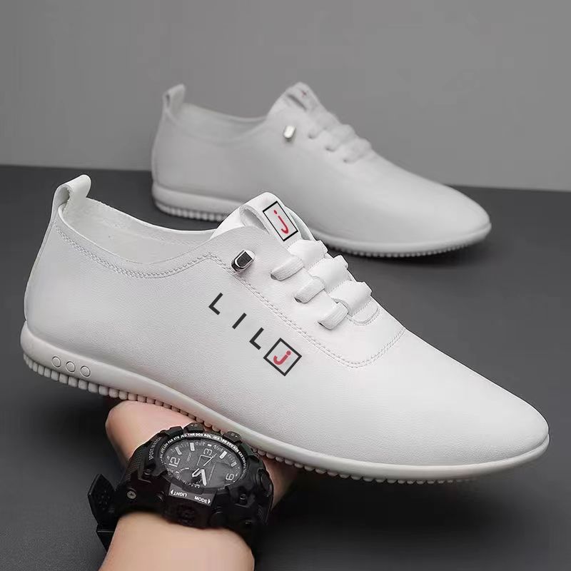 Herren-Freizeitlederschuhe sind modisch und schlicht mit einem Fuß, kleine weiße Schuhe, Fahrschuhe, leichte und bequeme Herrenschuhe