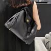 Damen Umhängetasche unter dem Arm aus Rindsleder Damen Luxus Designer Tragbare Handtaschen Damen Arbeit Pendeln Retro Weiche Rindsleder Taschen