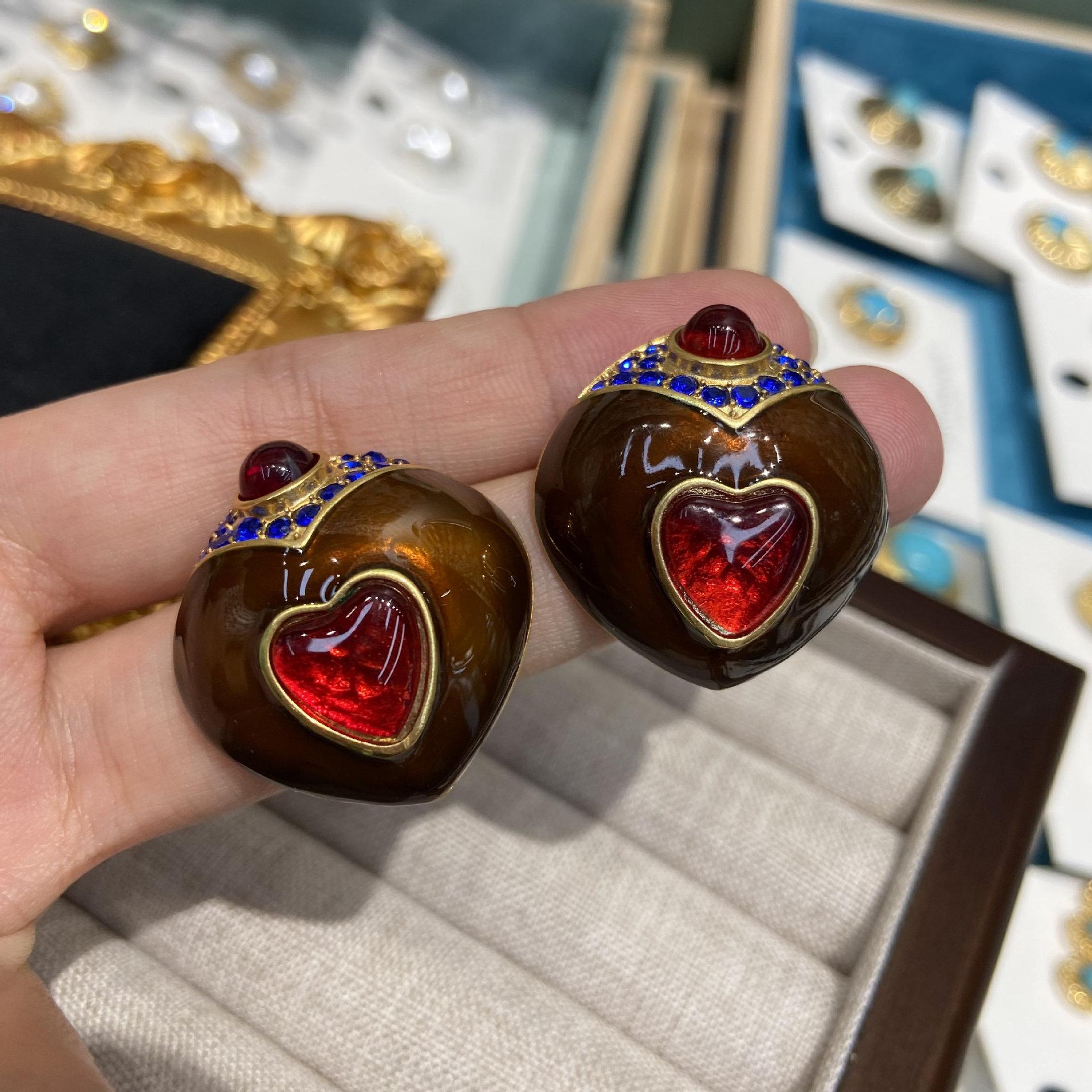 Retro Glazed Ruby Hand-Painted Enamel Love Stud Earrings Tremella Decoration Simple Medieval Jewelry