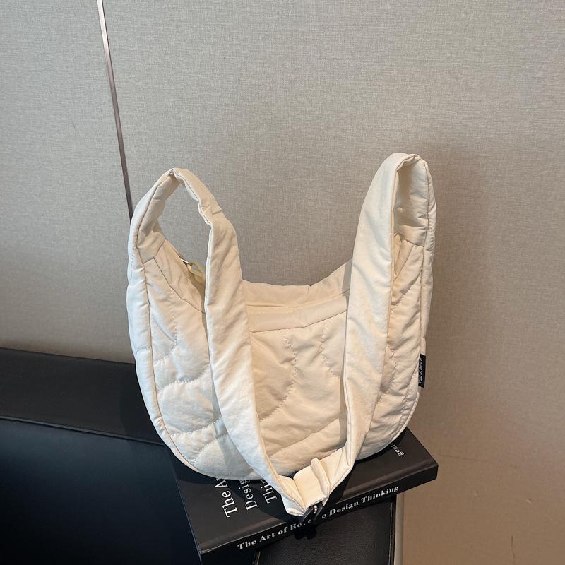 Rhombus quilted messenger bag women's large capacity quilted cotton embroidered thread college student fashion commuter shoulder dumpling bag
