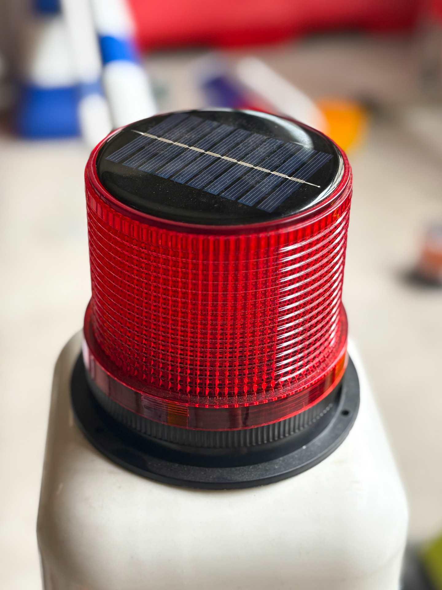 Rotating Solar LED Warning Light for Outdoor and Car Roof with Magnetic Base. Red Solar Flashing Light