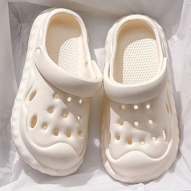 Slippers female hole wear couple student bag head shoes cartoon print shoes feeling INS bottom beach shoes female cute