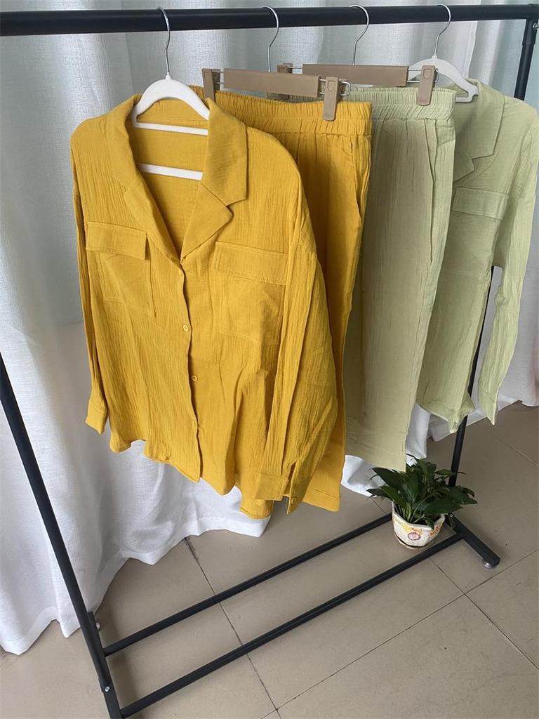 2025 Autumn Women's Two-Piece Set: Loose Solid Color Lapel Shirt & Nine-Point Trousers