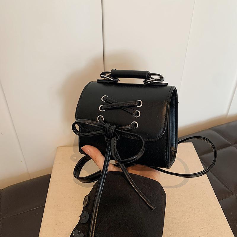 

Женская сумка 2024 новая европейский и американский стиль шнуровка выдвижной бант сумка-тоут студенческий стиль дорожная сумка мессенджер женская чёрный