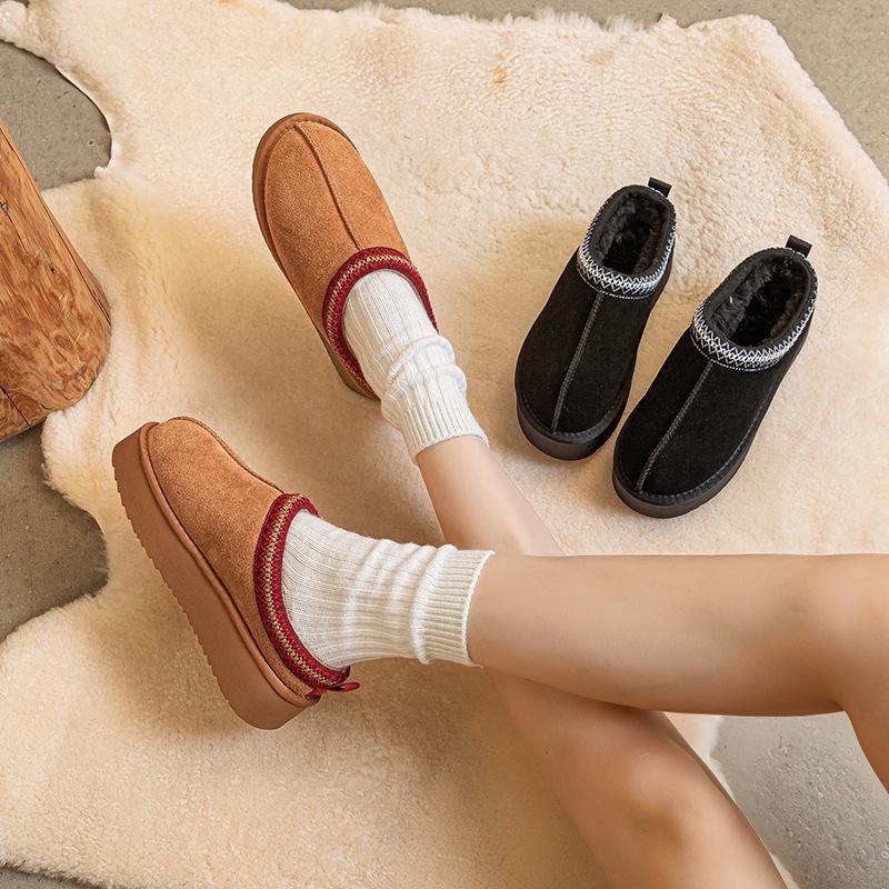 Women's Winter Ethnic-Style Fur Lined Leather Snow Boots with Thick Soles