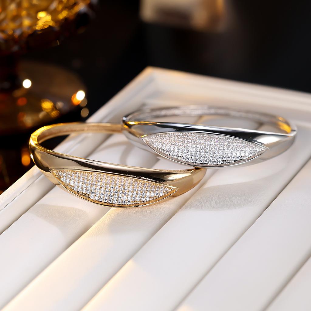 Light and Luxurious Women's Fashionable and Simple Zircon High-end Style Versatile Jewelry Bracelet