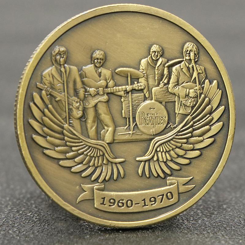 

Британська рок-група Бітлз пам ятна монета, крила ангела, антична бронза, монета гітариста Бітлз, Різдвяний подарунок, подарунки в панчохи антична латунь кольору