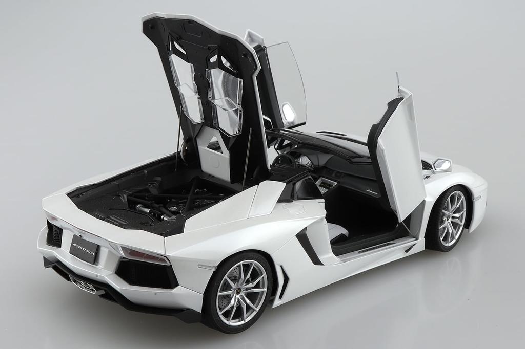 Aoshima Bunka Kyozai The Supercar Lamborghini Aventador Roadster Plastic Model (AOSHIMA) No.8 1/24 '12