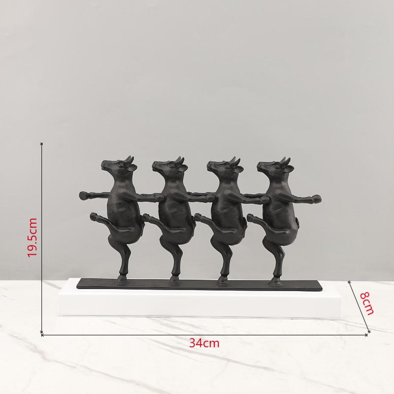 

Креативная Черная Телячья Животная Скульптура Настольное Украшение Орнаменты Абстрактное Животное Бык Ручная Работа Современные Аксессуары для Домашнего Декора