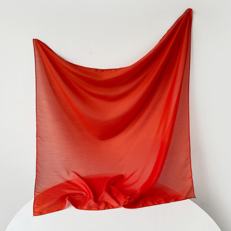 Ensfarvet skjerf Tyrkia Gaskludskjerf Stort firkantet skjerf Vår Nytt Silkeskjerf Europeisk og Amerikansk Hodeskjerf Skjerf