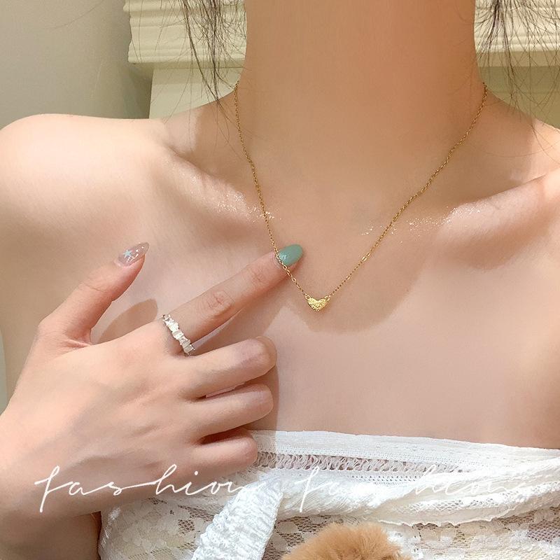 Female Light Luxury Niche Love Collarbone Necklace