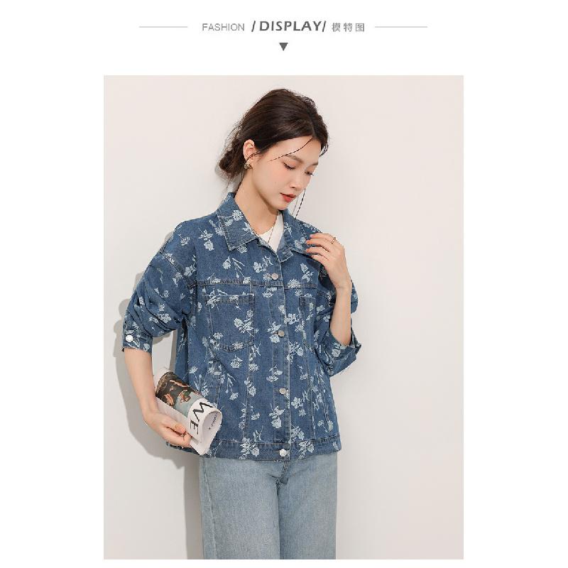 Vintage-style Short Denim Jacket with a Turn-down Collar for Women, 2026 Spring New Casual Jacket, Loose-fitting Top