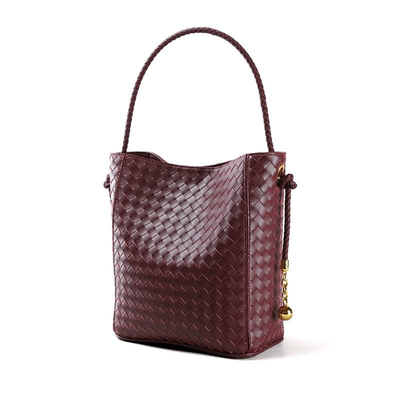 2025 New Fashion Trend Women's Handbag Daily Commute Cowhide Bucket Bag Genuine Leather Large-capacity Woven Bag