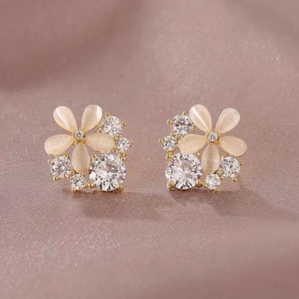 Náušnice puzetky s květy sedmikrásky S925 – Haniel – Z Koreje