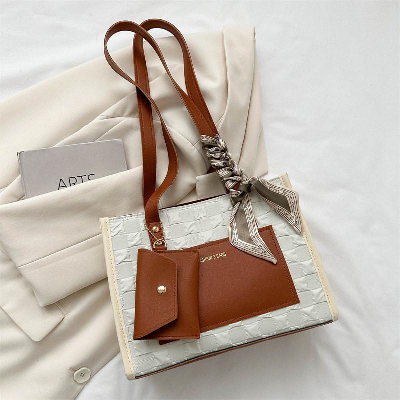 

Versatile Fashionable Tote Bag With Soft Structure Ideal For Daily Casual Outfits білий