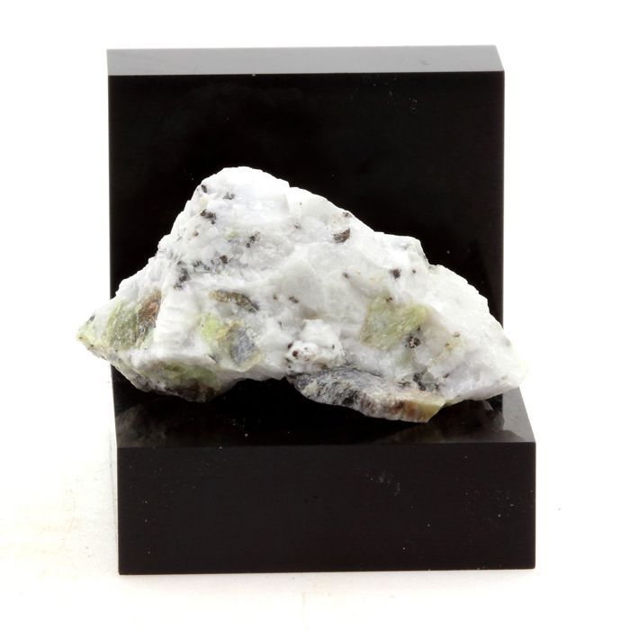 Chestermanite 32.67 carats