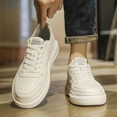 New Shoes for Men Leather Casual Shoes Fashion White Flat Skateboard Shoes Youth Street Fashion Lace-up Sneaker