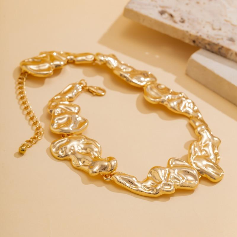 1PC European and American jewelry, fashionable liquid pleated irregular collar choker niche metal lava necklace women
