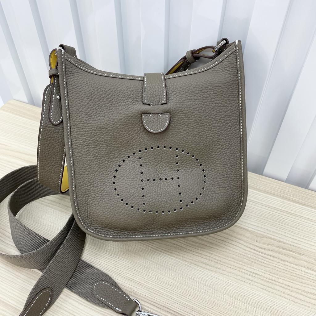 Camada Superior Couro de Vaca Bolsa Aiden Mink 2025 Novo Estilo Couro Genuíno Mini Bolsa Tote Fivela H Padrão Vazado Bolsa de Ombro Único