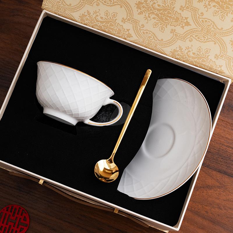 Gothic artistic sense, Nordic style, high value, light retro coffee cups and saucers, ceramic coffee cups with spoons, gifts