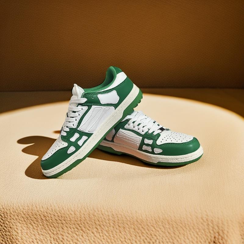 Trendy sneakers that are stylish and versatile: comfortable soft-soled casual wear that breathable