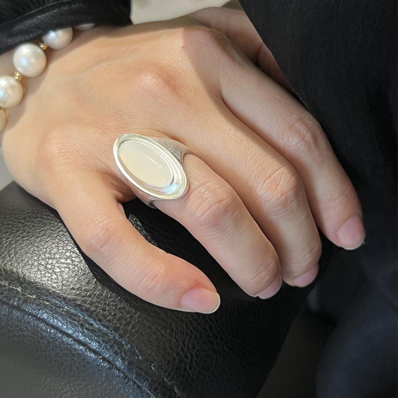 

Elegant Korean Style Matte Black Onyx Star Ring For Women Adjustable Fashion Accessory J4449