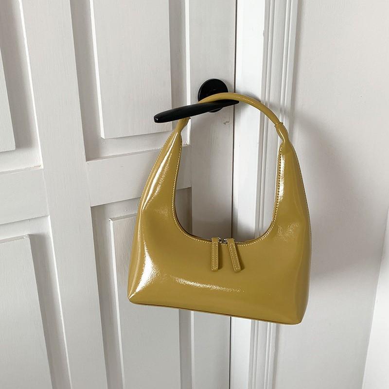 Korean Niche Design High-end Bag Women 2025 New Retro Underarm Patent Leather Shiny One-shoulder Handbag