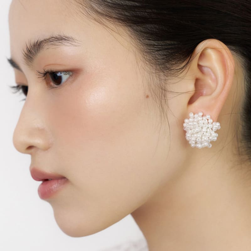 

FANTASTIC PLANET pearl bloom earrings pearl bloom earrings