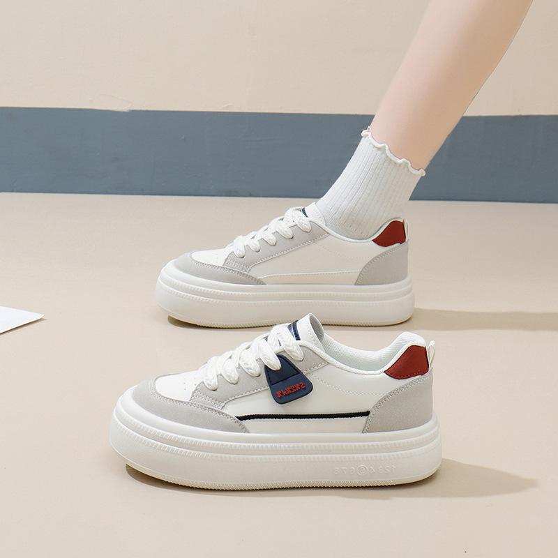 2025 spring little white shoes new Korean version ins female students platform heightening sports board shoes casual street shot K3701