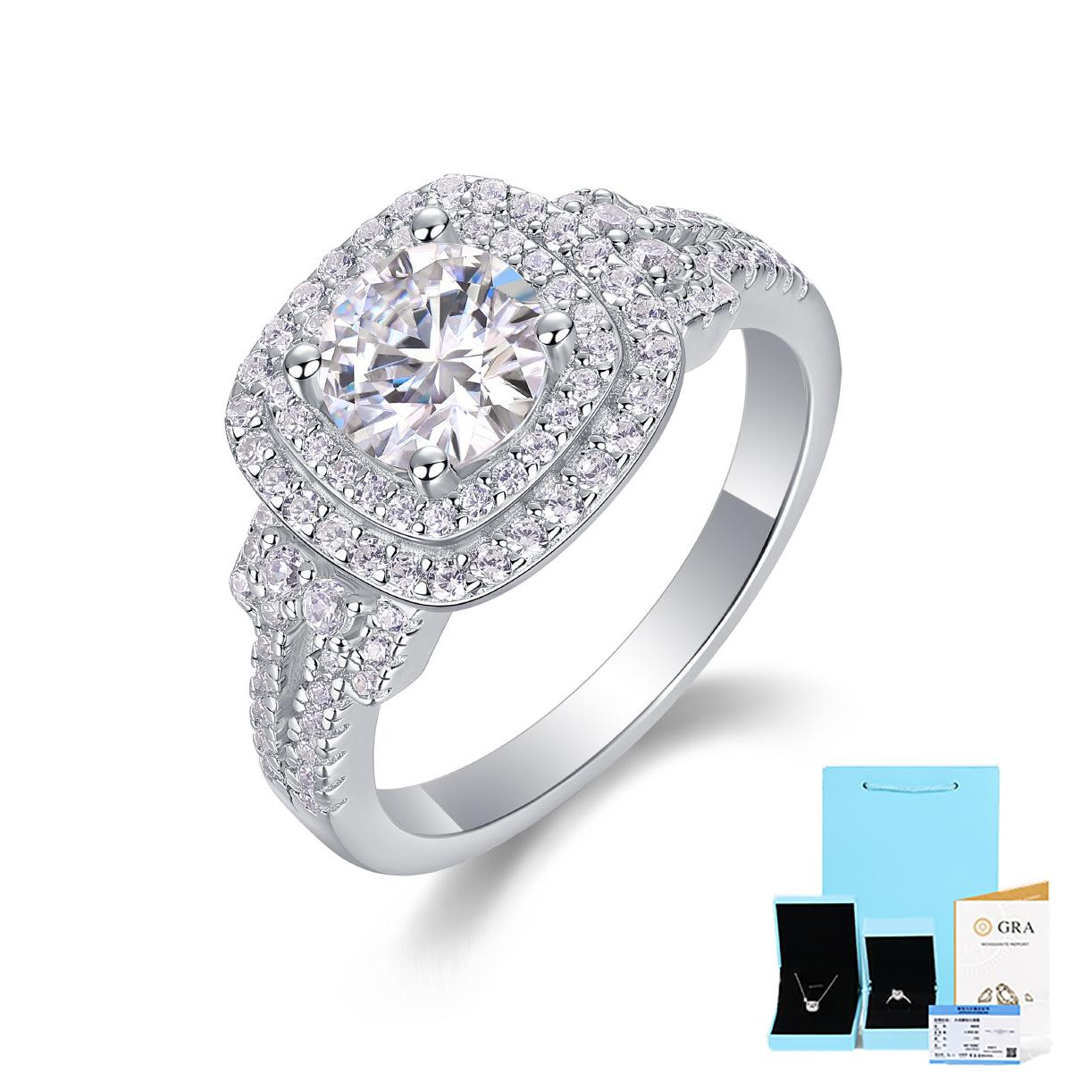 

Серебряное кольцо S925 с муассанитом US No. 9