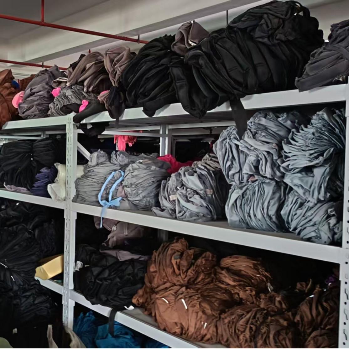 Подушка-сиденье из пены с эффектом памяти Четыре сезона для офисных или студенческих стульев Дышащая удобная поддержка для длительного сидения 45x35x7 cm 880₽