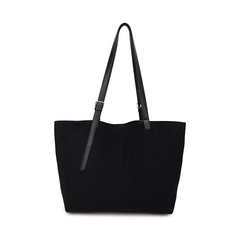 Korean-Style Trendy Mylar Women's Tote: Large Capacity, Versatile Commuter Shoulder Bag for Autumn/Winter