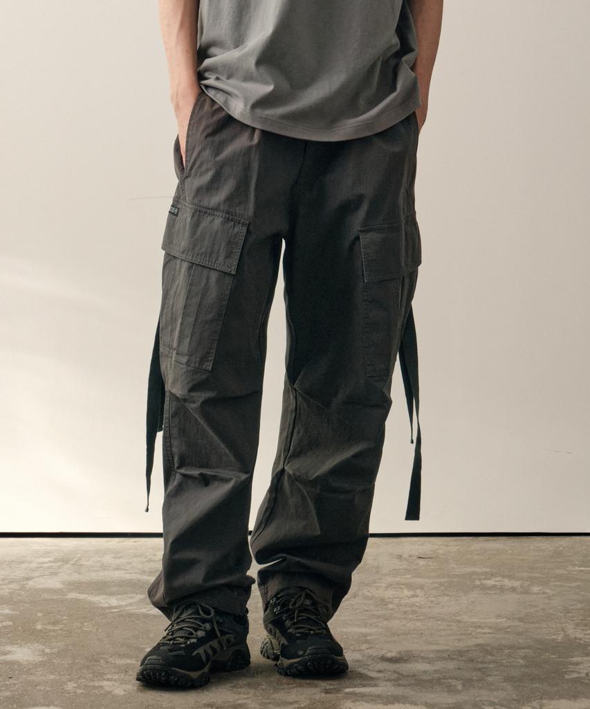 HELEMENT Oblique Strap Cargo Pants (D Grey)