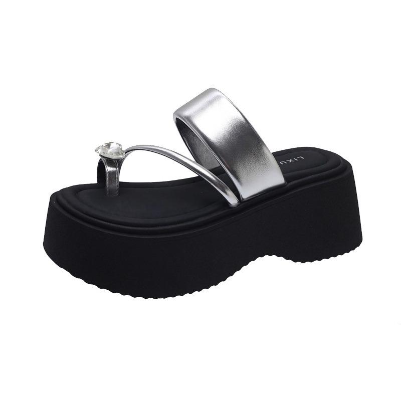 2025 new cool slippers women's summer wear thick-soled heightening casual with skirts versatile fashion seaside sandals