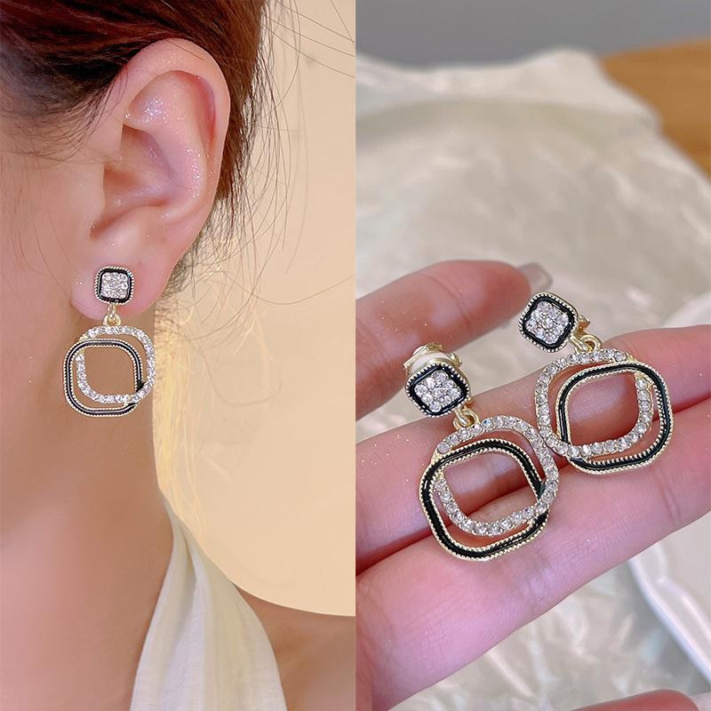 French Style Pearl Ear Clip Classic Women's Geometric Earrings