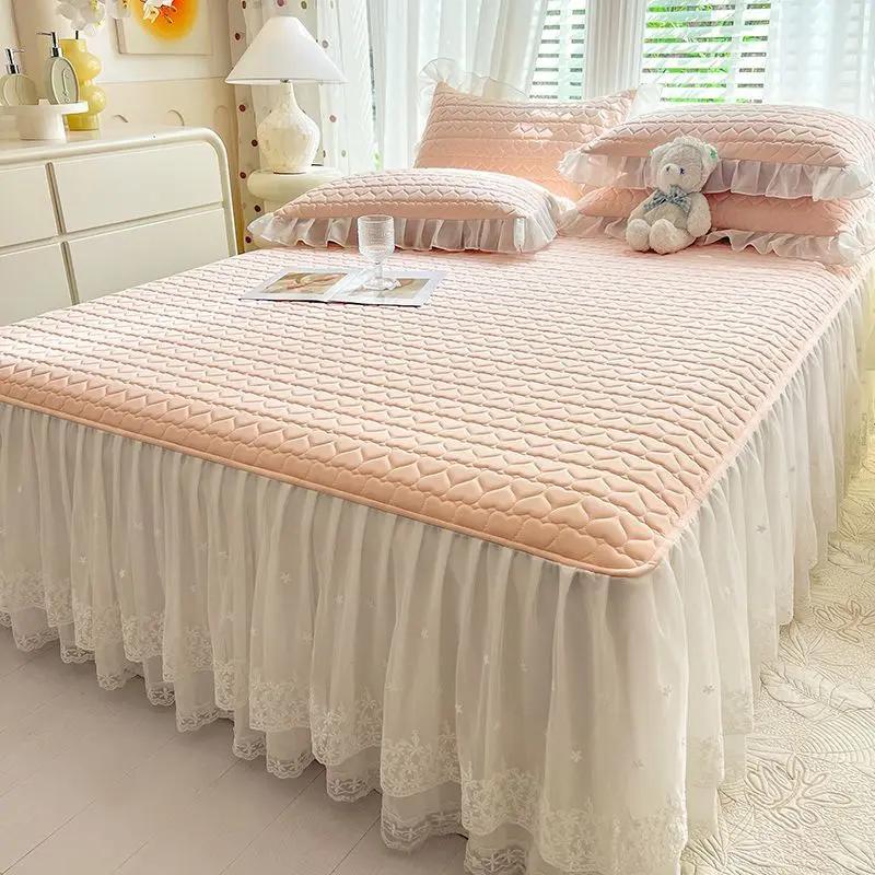 

3pcs Natural Latex Bed Skirt Pillowcases Heart Shaped Pattern Summer Ice Silk Bed Sheets Dust Cover 150x200cm 3pcs