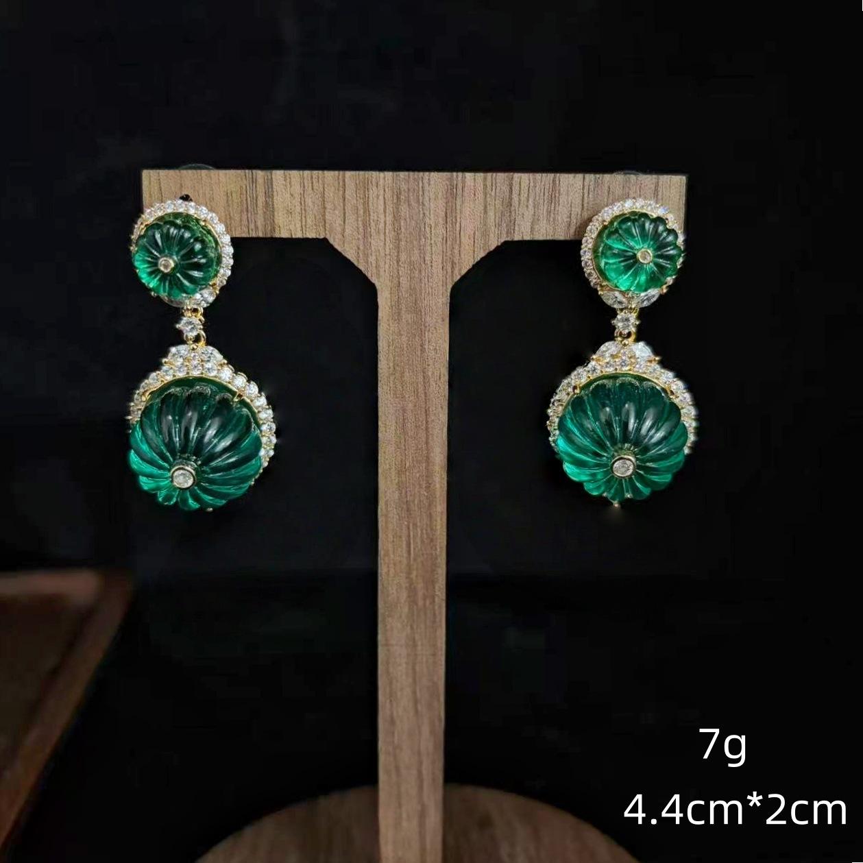 

Vintage Vintage French Elegance Antique Earrings High-End Temperament Needle Earrings Women S Trend зелений