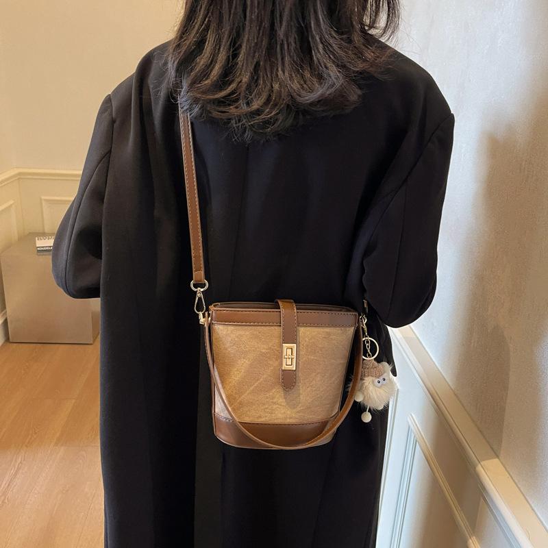 Ins Texture Handbag Women's 2025 New Fashion Small Bag Retro Bucket Bag Shoulder Bag Messenger Bag