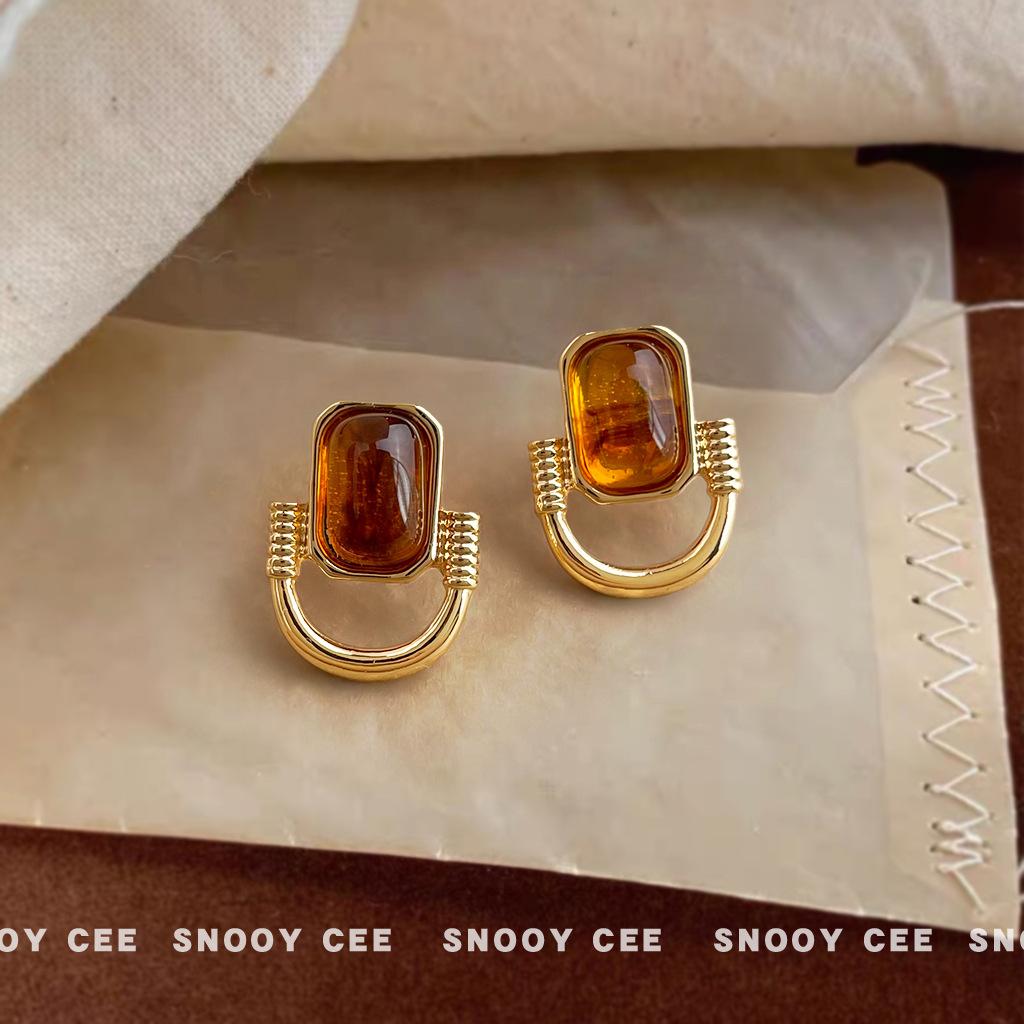 2025 Maillard style geometry new popular earrings literary retro earrings supply chain