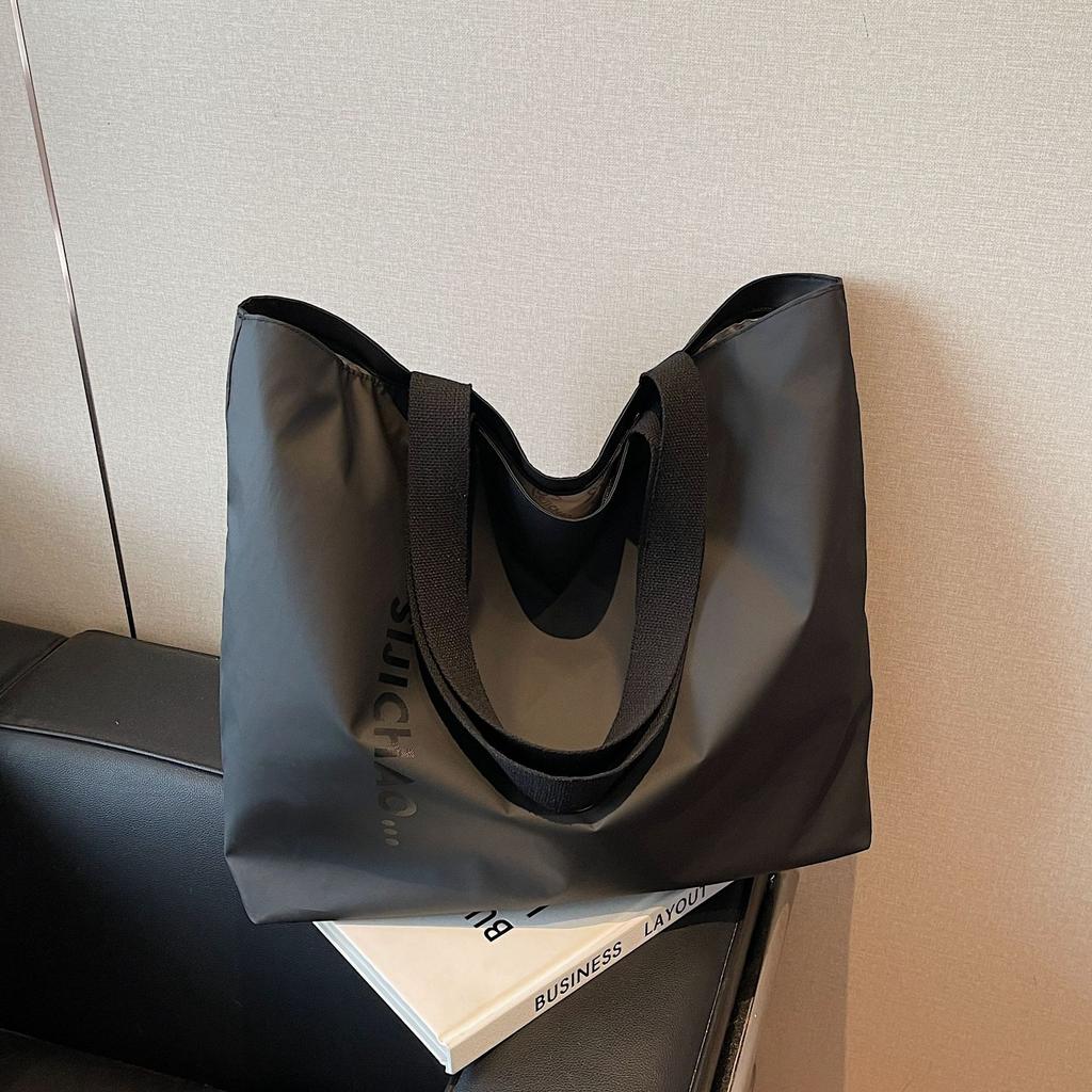 Dámská nová látková ležérní módní nákupní taška s potiskem písmen a texturou, velkokapacitní taška přes jedno rameno