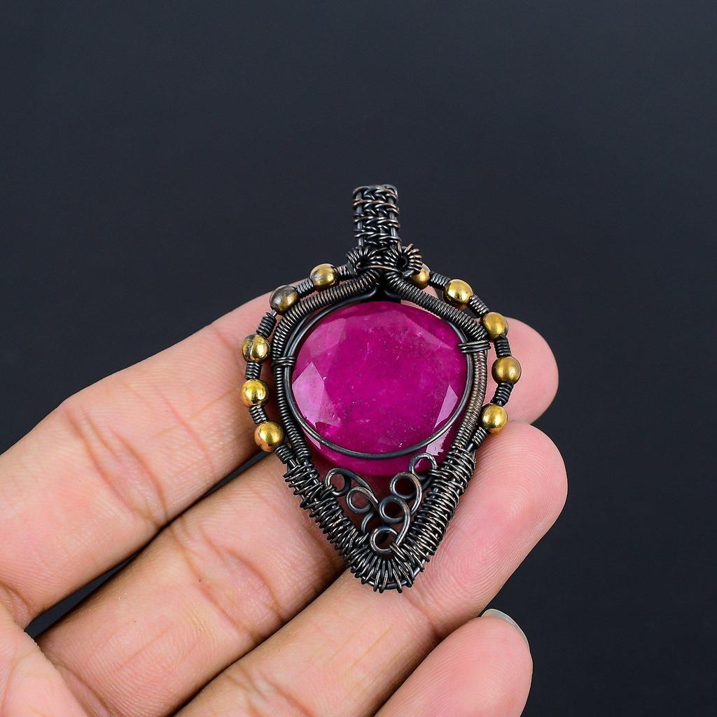 Rubin Anhänger Edelsteinschmuck, 999 Kupferdraht gewickelter handgefertigter Anhänger, Schmuck im neuesten Design