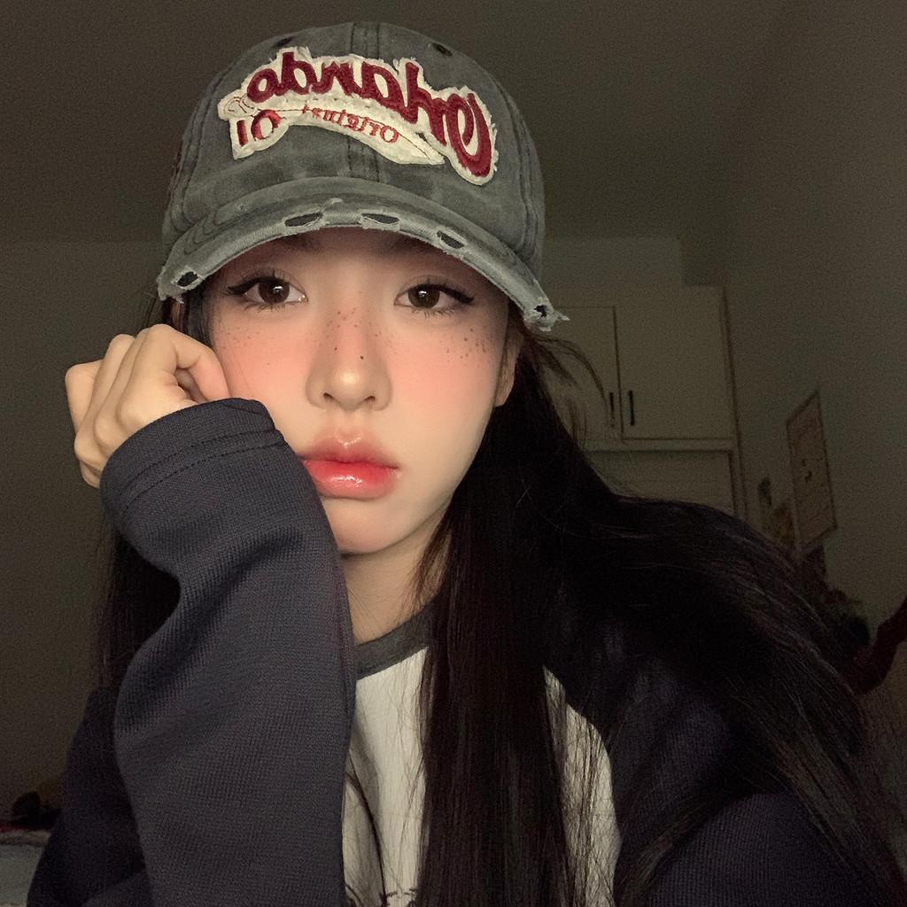 Retro Fashion New English Letter Embroidered Baseball Cap With Brim Curved