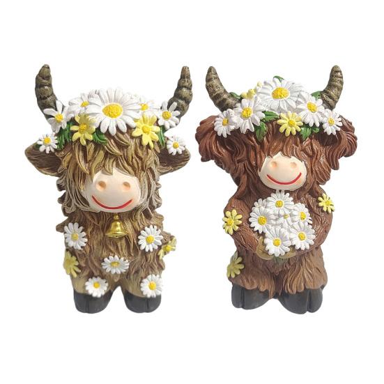 2 Pcs Highland Cow Figurine with Flowers Small Resin Highland Cow Statue Spring Farmhouse Scottish Cattle Sculpture for Home Tiered Tray Table Decor